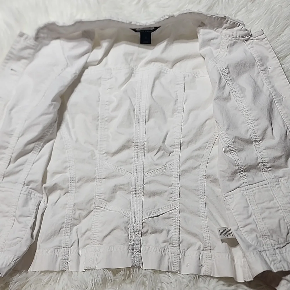 White House Black Market White Button Down Size 6 Jacket